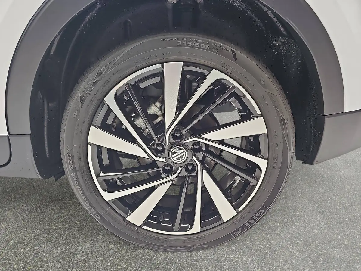 MG ZS 1.5 HYBRID+ MY25.5 LUXURY NAVI LM18 KEYLESS-ENTRY 360-GRAD-KAMERA