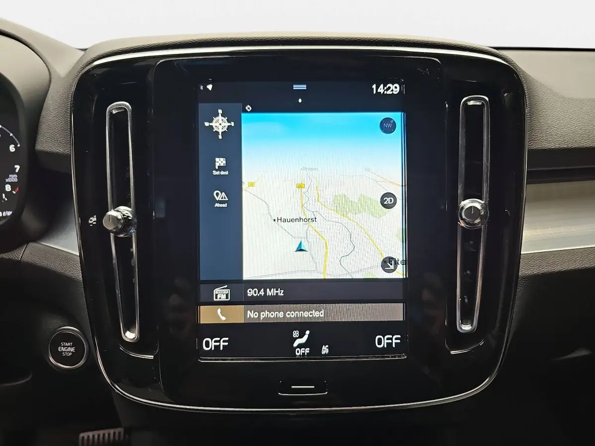 VOLVO XC40 T2 2WD AUTO. CORE NAVI LED EL.HECKKL. PDC KAMERA L