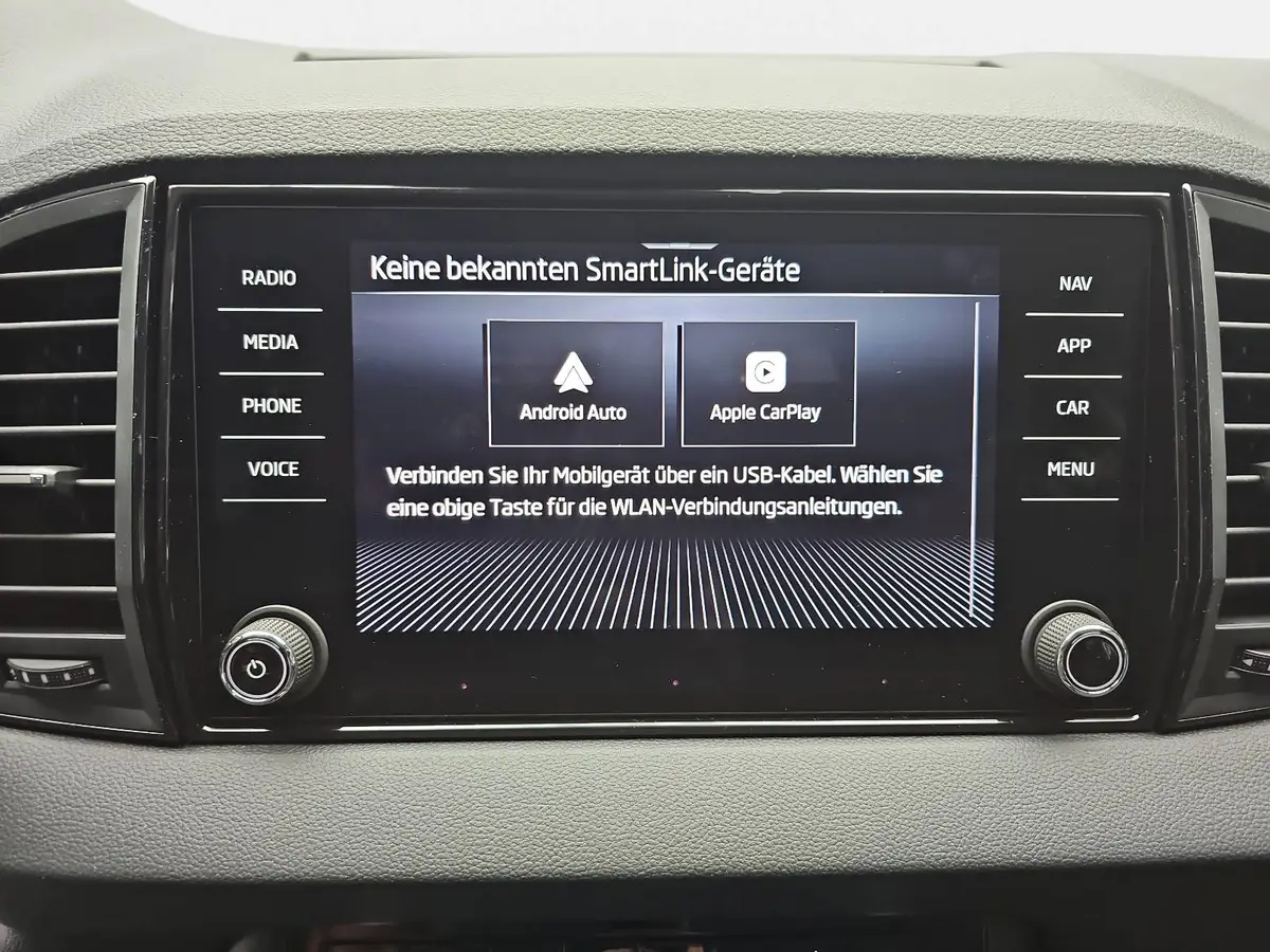 SKODA KAROQ 1.5 TSI DSG 130 JAHRE LED KLIMAAUTO WINTER SICHT K