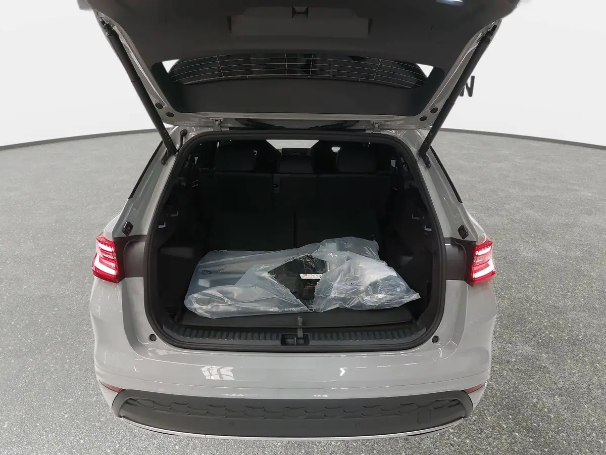 SKODA KODIAQ 1.5 TSI DSG SPORTLINE NAVI LED ACC PANO WINTER AHK