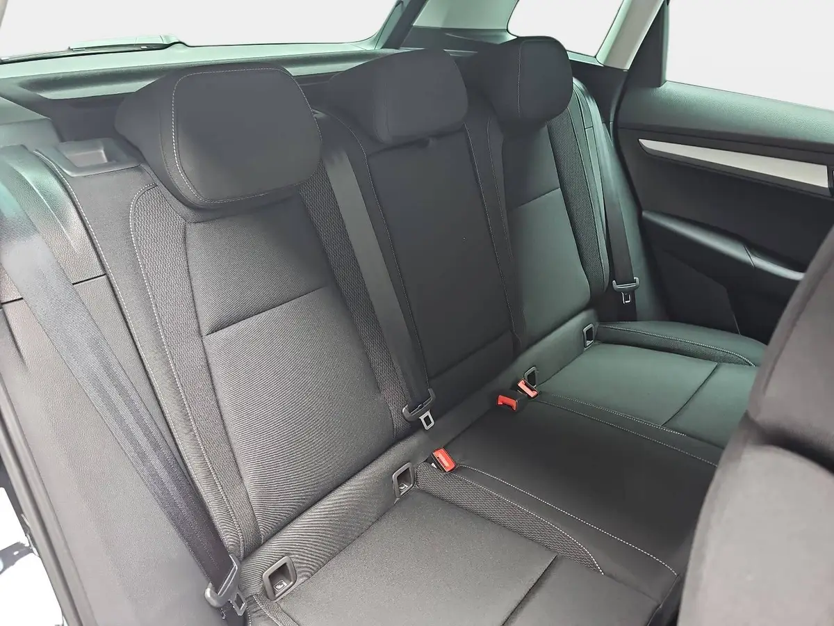 SKODA KAROQ 1.5 TSI DSG 130 JAHRE LED DAB WINTER EL.HECKKL.