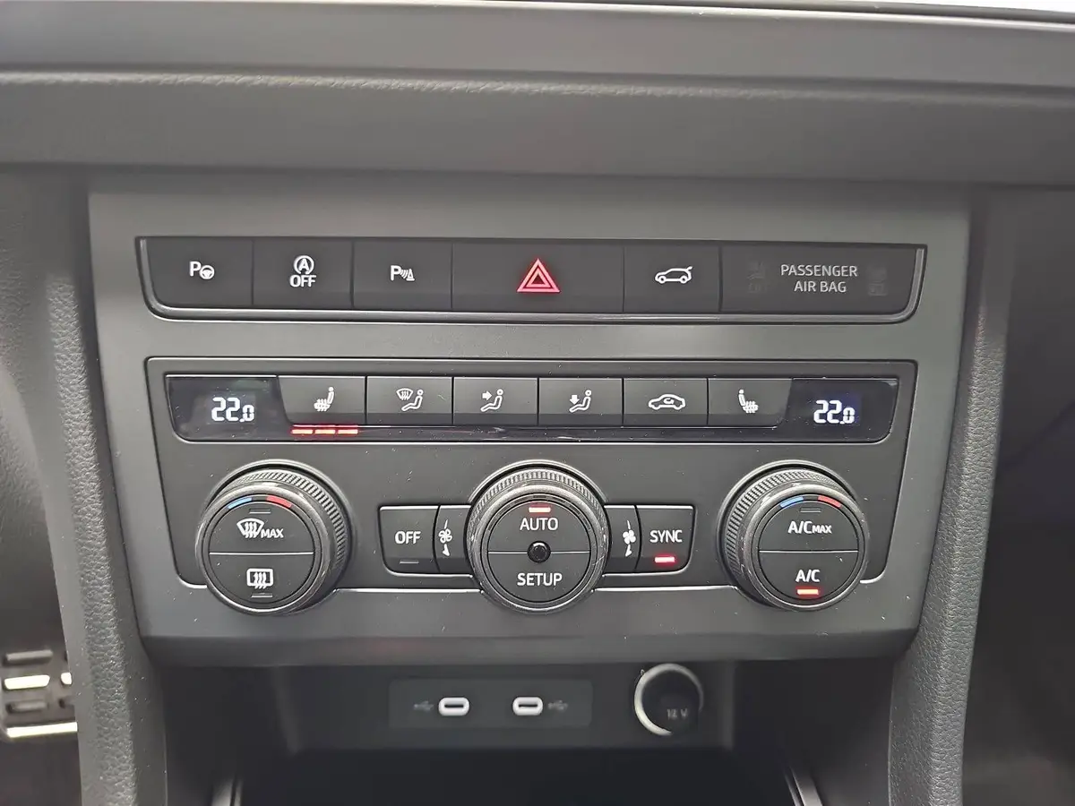 CUPRA ATECA 1.5 TSI DSG NAVI LED ACC LEDER AHK LM19