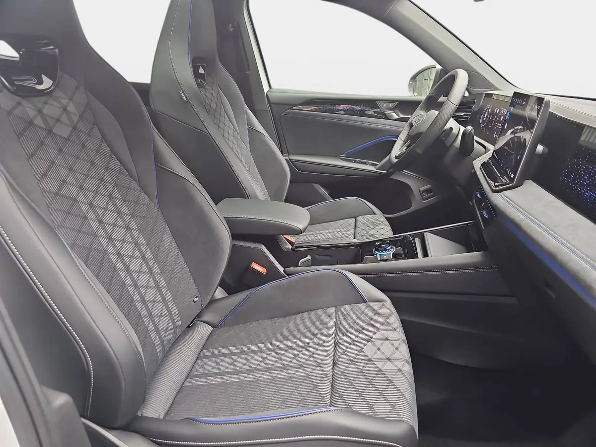 VW TIGUAN 2.0 TDI DSG R-LINE NAVI LED PANO