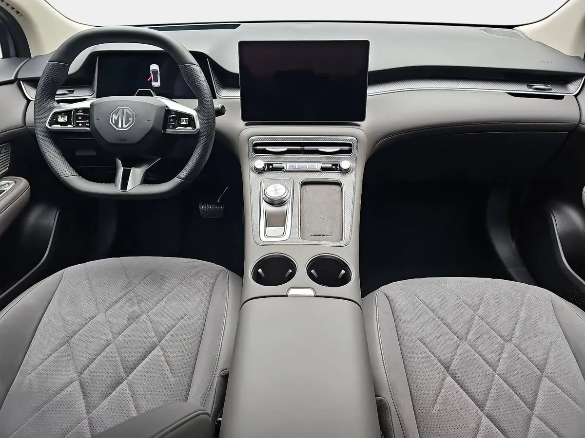 MG ANDERE EV 77 KWH LUXURY PANORAMA LEDER 20-ZOLL