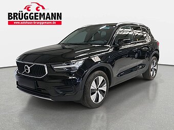 VOLVO XC40 MOMENTUM 2WD