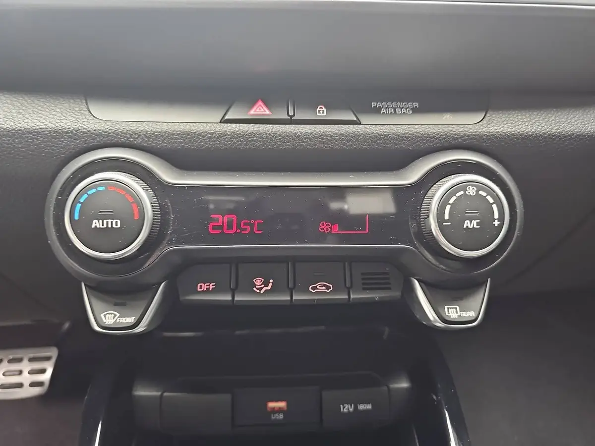 KIA STONIC 1.0 T-GDI DCT NAVI LED KAMERA LM17