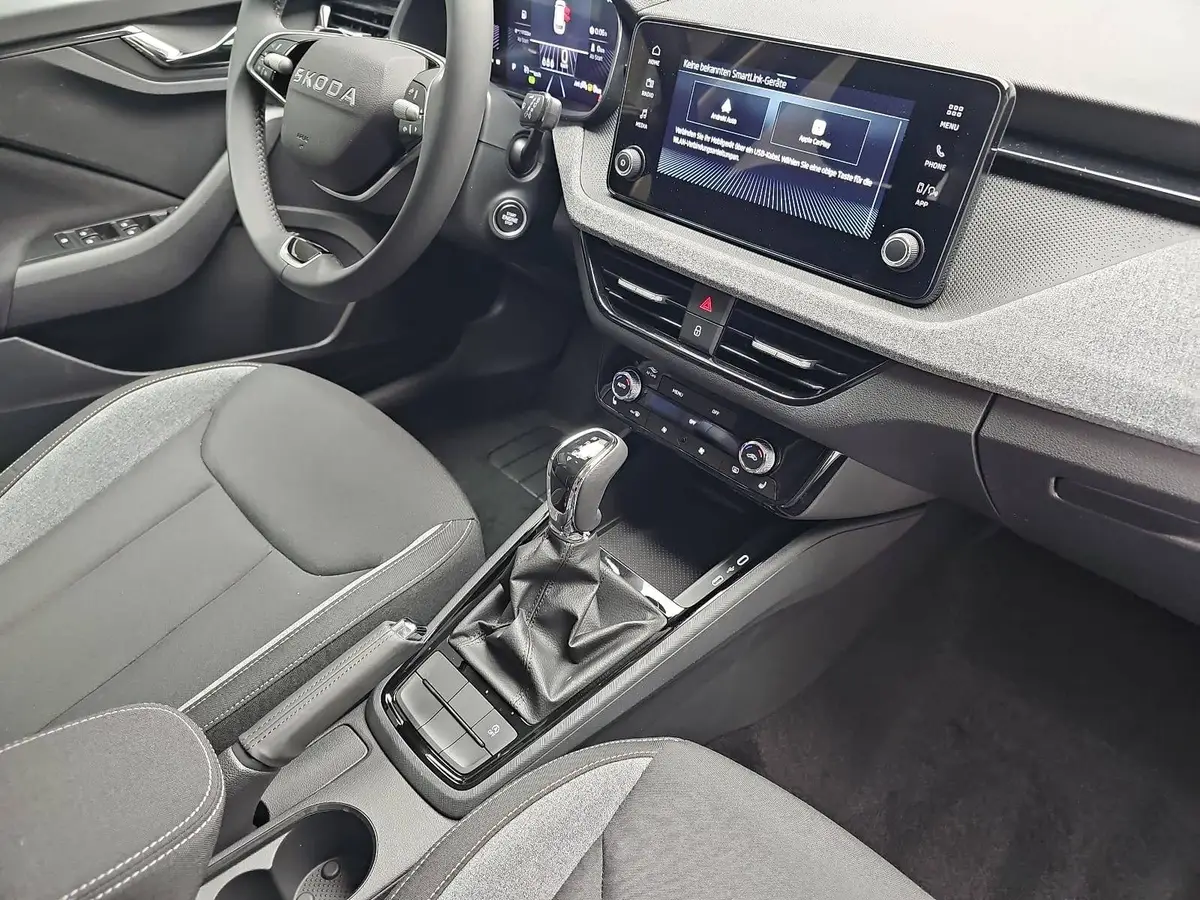 SKODA KAMIQ 1.0 TSI DSG 130 JAHRE LED KLIMAUTO WINTER SICHT LM