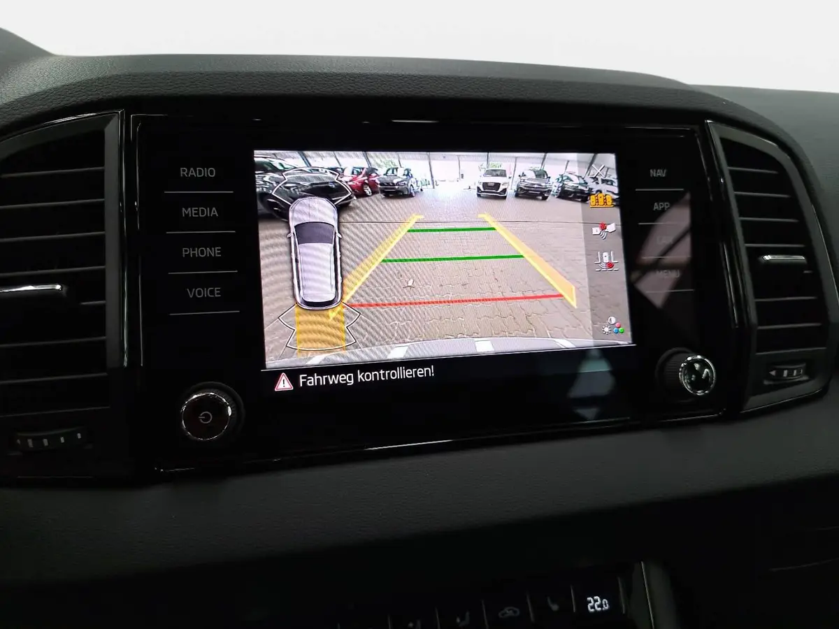 SKODA KAROQ 2.0 TDI DSG SPORTLINE 4X4 NAVI LED