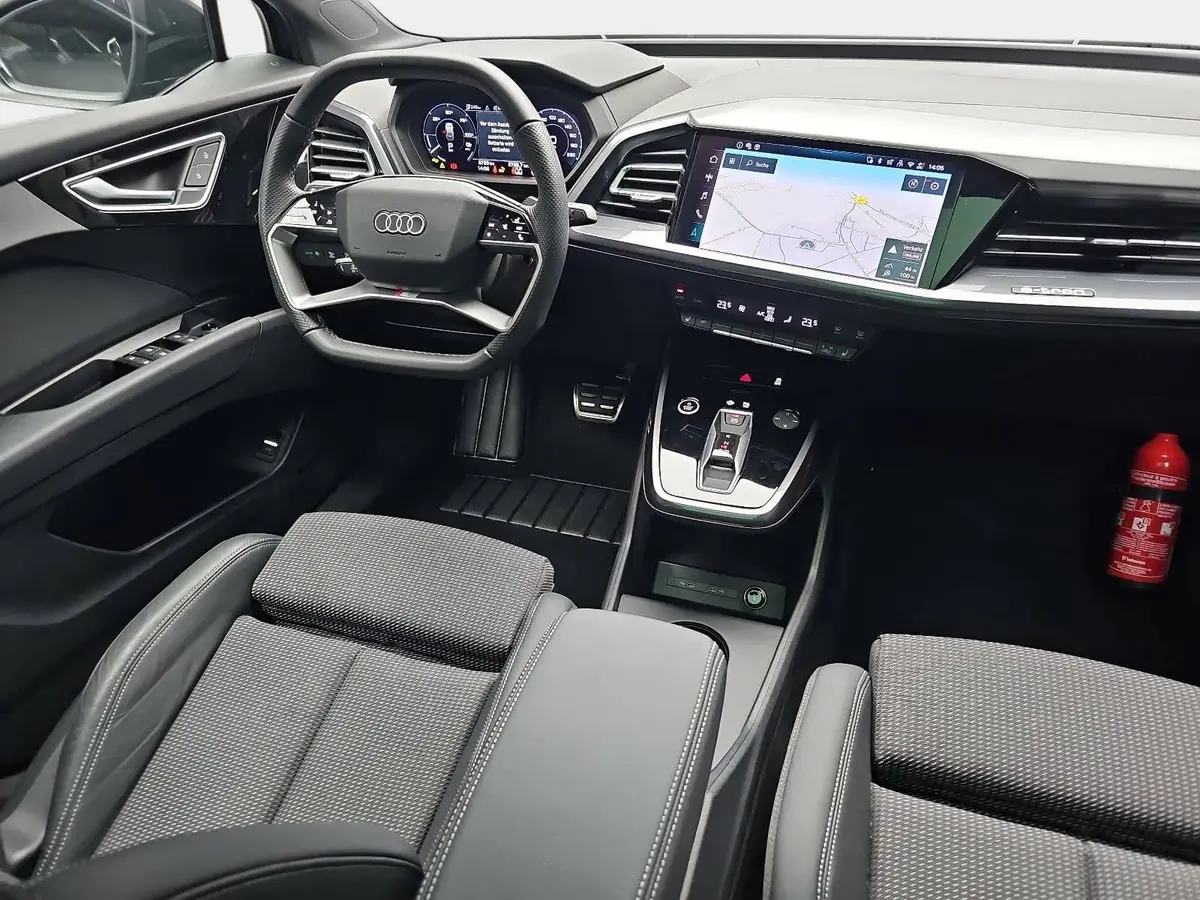 AUDI Q4 E-TRON 45 S-LINE 82KWH LED-MATRIX KAMERA