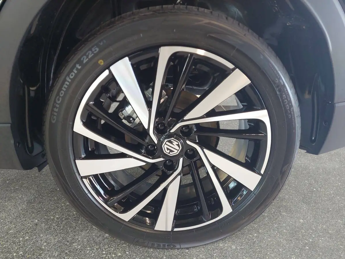 MG ZS 1.5 HYBRID+ MY25.5 LUXURY NAVI LM18 KEYLESS-ENTRY 360-GRAD-KAMERA