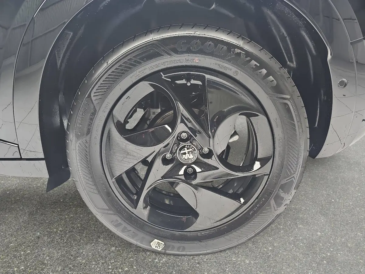 ALFA ROMEO JUNIOR IBRIDA 1.2 VGT 48V-HYBRID 21KW TI PANORAMA TECHNOLOGIE PAKET