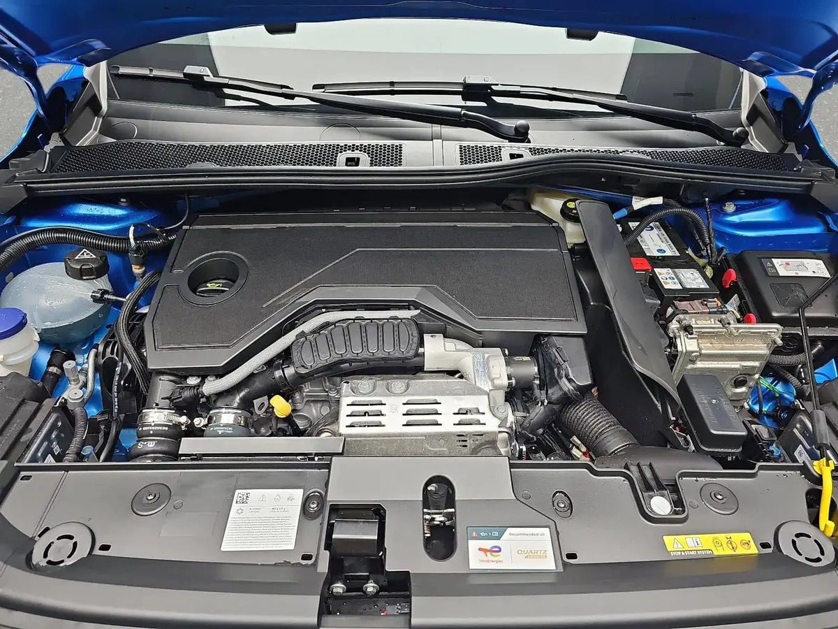 PEUGEOT 208 1.2 HYBRID 110 E-DSC6 GT KLIMA LED MIRROR-SCREEN K