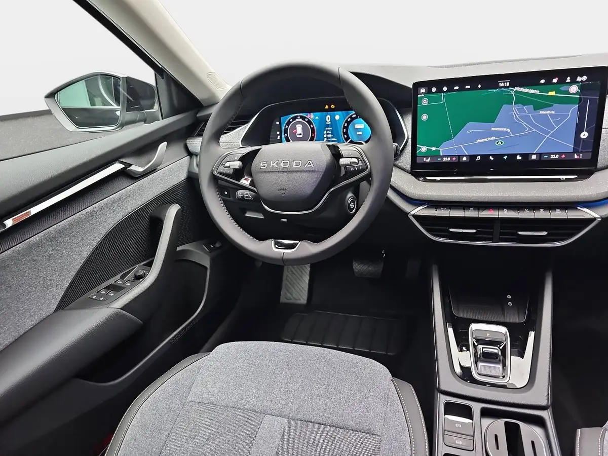 SKODA OCTAVIA COMBI 1.5 TSI ETEC DSG SELECTION NAVI LED ACC WINTER KA