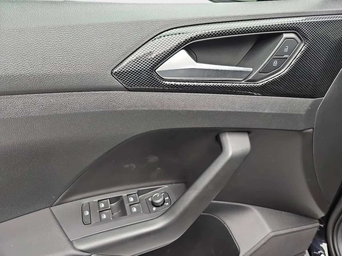 VW T-CROSS 1.0 TSI GOAL NAVI LED KLIMAAUTO ACC P-ASSIST WINTE