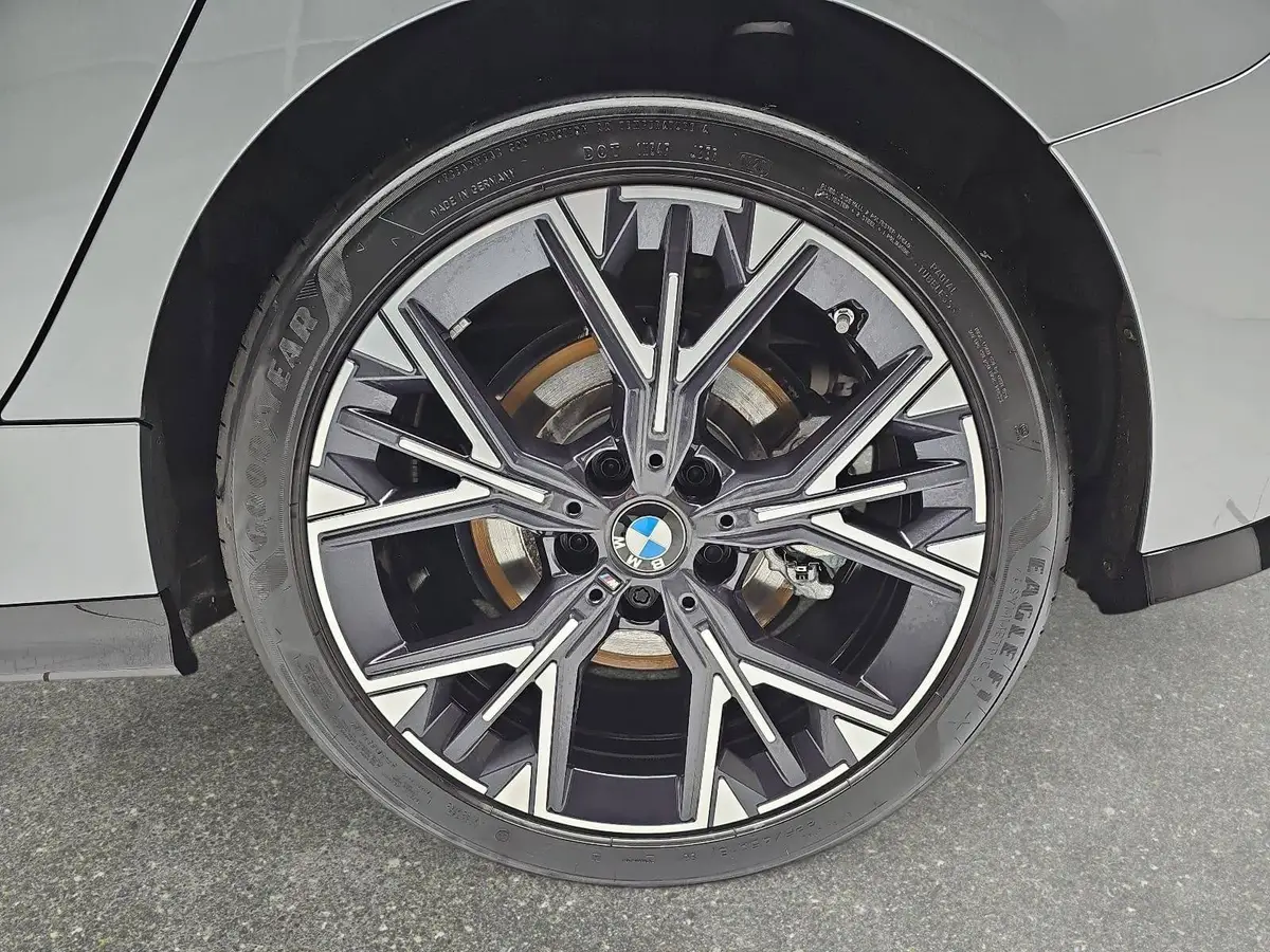 BMW 123 I AUTO. M SPORT NAVI LED DRIVING+P-ASSIST H+K KAM