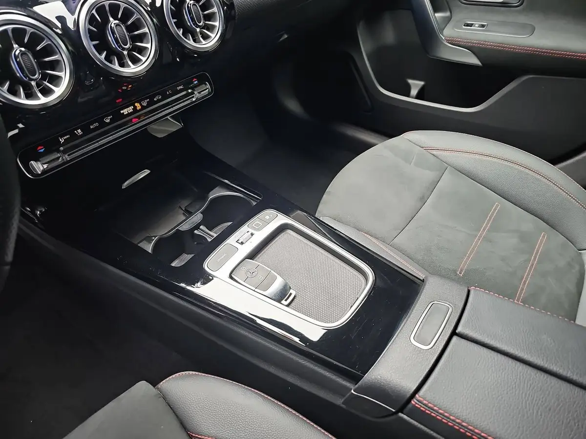 MERCEDES-BENZ A 180 DCT AMG LINE NAVI LED MBUX WINTER KAMERA LM18