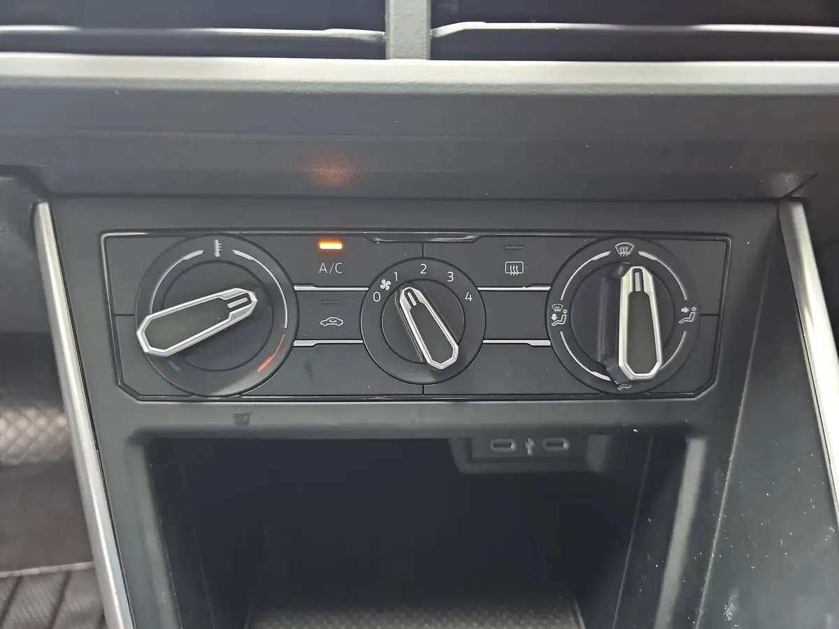 VW POLO 1.0 TSI DSG LIFE LED KLIMA APP-CONNECT SICHT PDC K