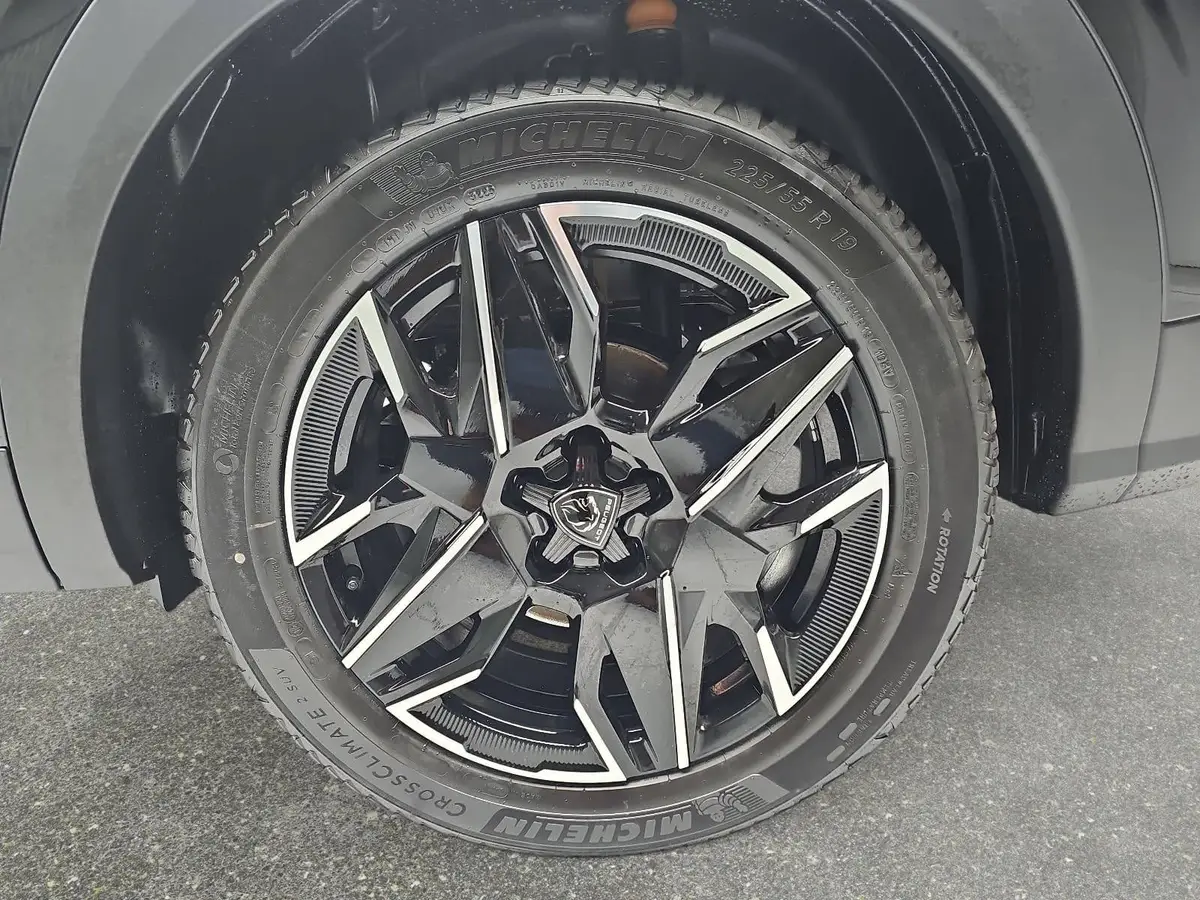 PEUGEOT 5008 1.2 HYBRID 145 E-DSC6 ALLURE KLIMA LED 7-S DAB 360