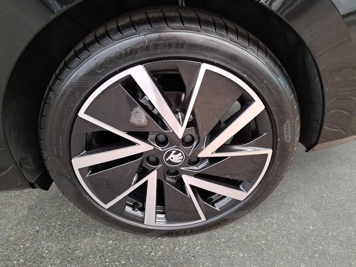 SKODA OCTAVIA COMBI 2.0 TDI DSG SPORTLINE NAVI LED