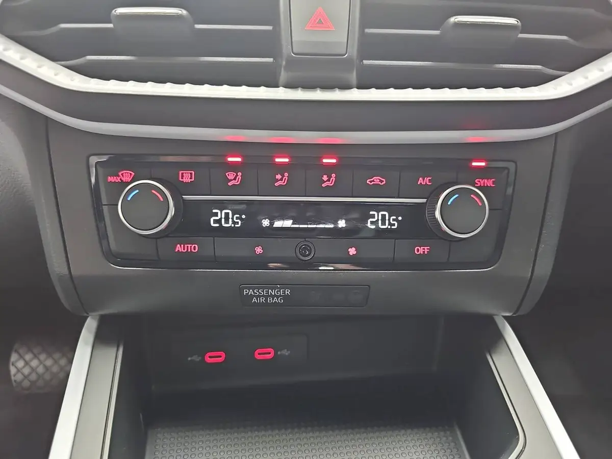 SEAT ARONA 1.0 TSI DSG STYLE NAVI LED PDC LM