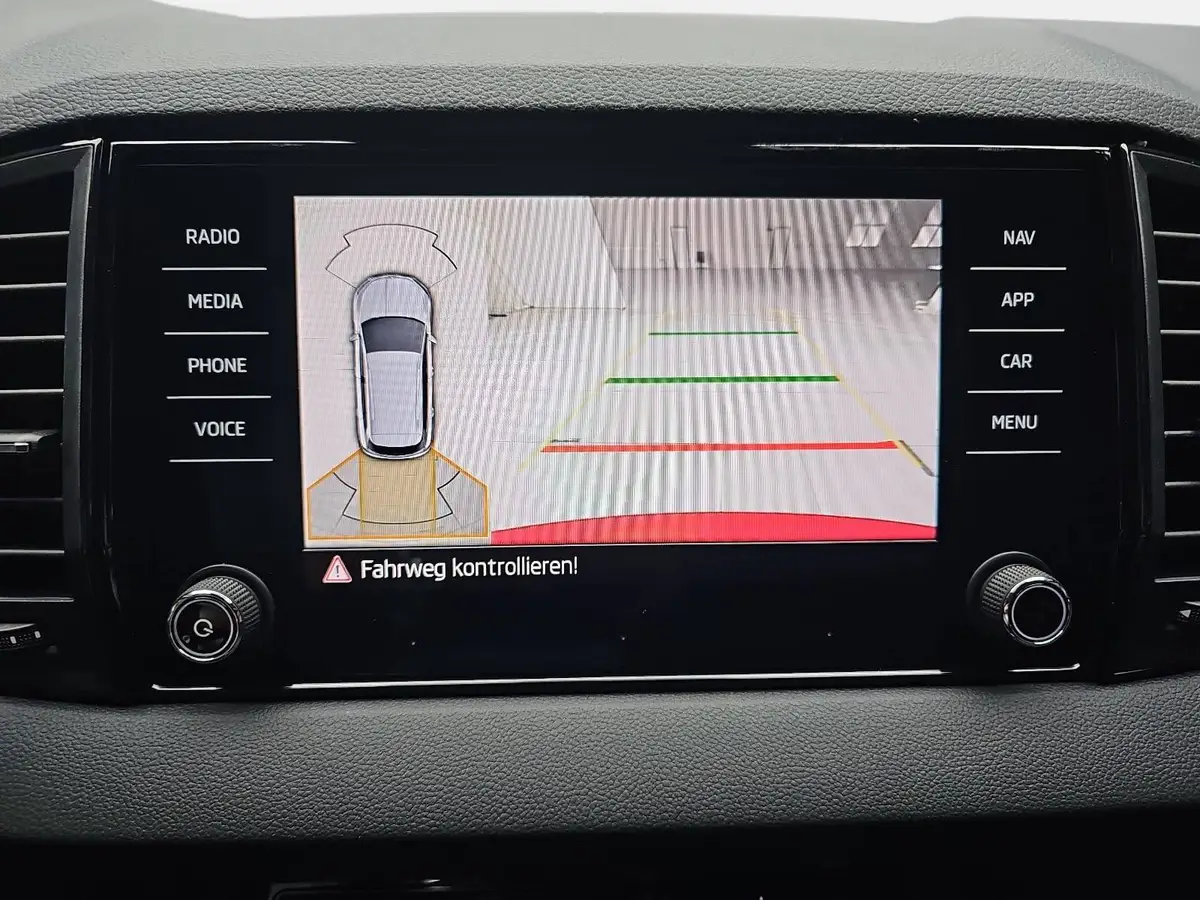 SKODA KAROQ 1.5 TSI DSG SPORTLINE NAVI LED-MATRIX PANO CANTON