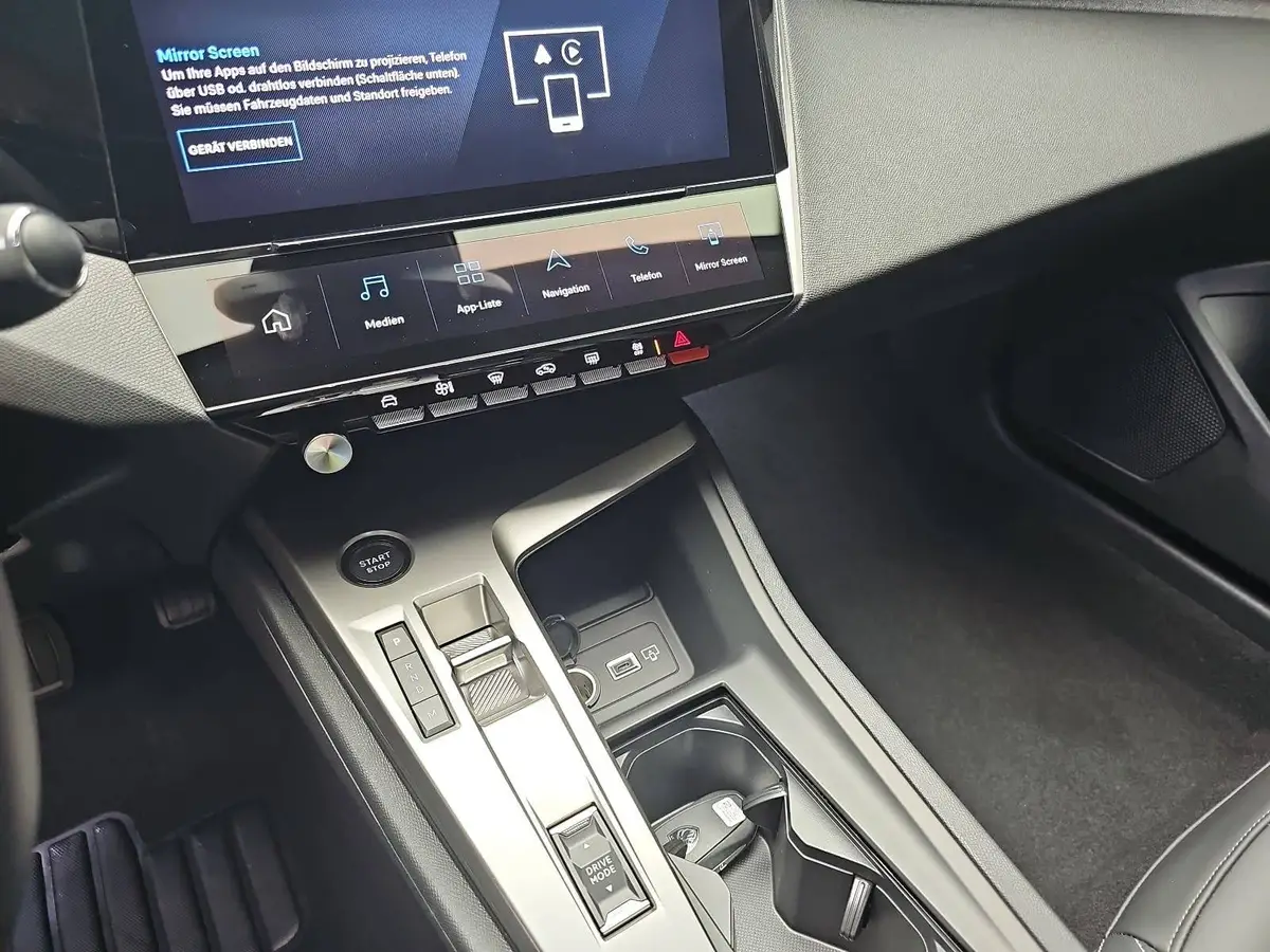 PEUGEOT 308 SW 1.2 HYBRID STYLE KOMFORT PAKET AHK LM