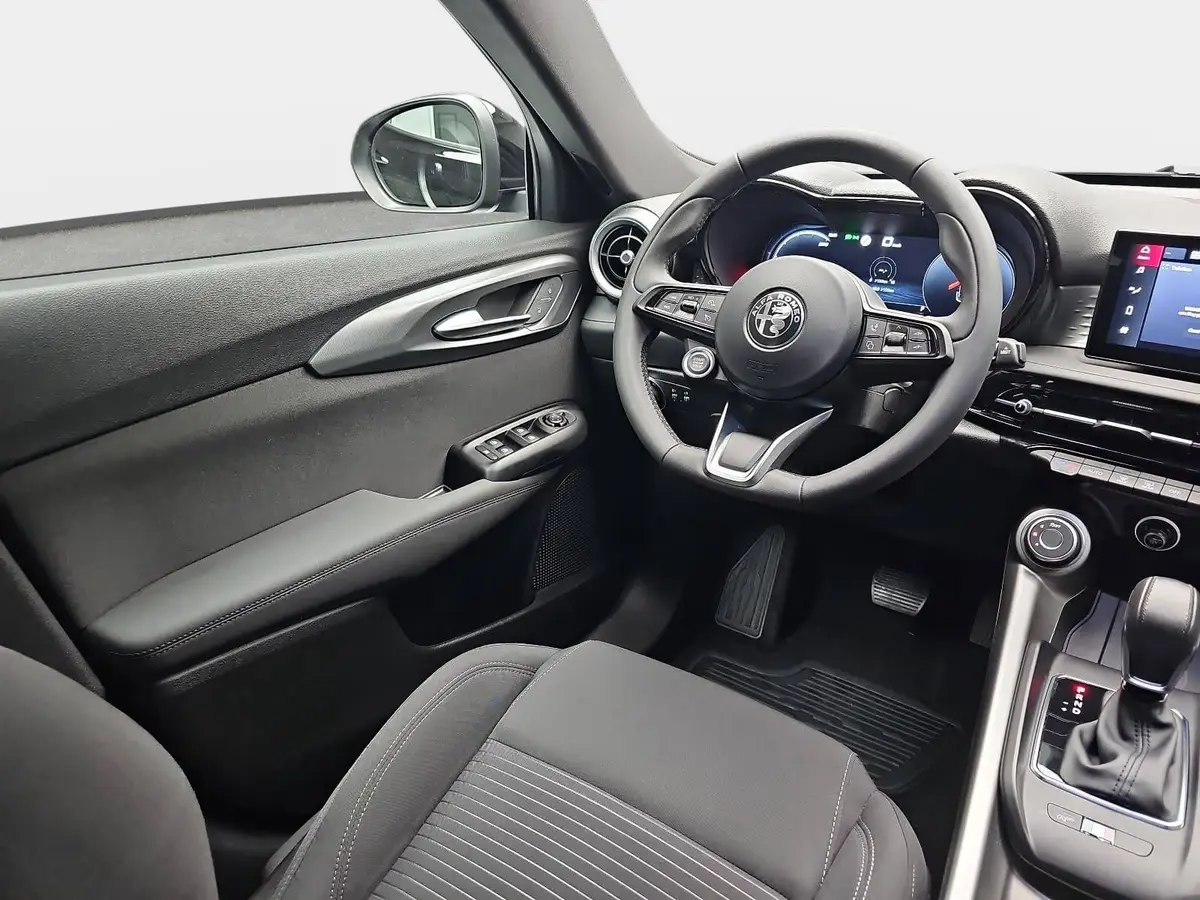 ALFA ROMEO TONALE 1.6 VGT-D SUPER, LED, APPLE CARPLAY, DAB