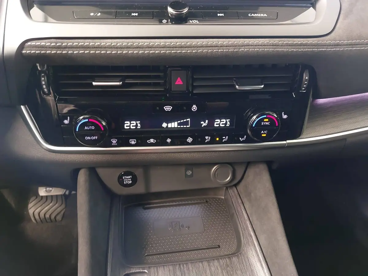 NISSAN QASHQAI 1.3 DIG-T MHEV AUTO. TEKNA PREMIUM PAKET 2-FARBEN