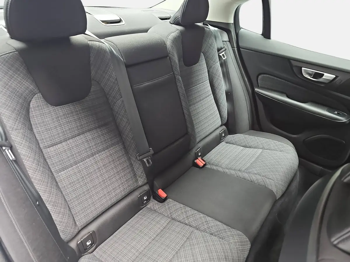 VOLVO S60 B4 AUTO. CORE NAVI LED GOOGLE KAMERA LM17