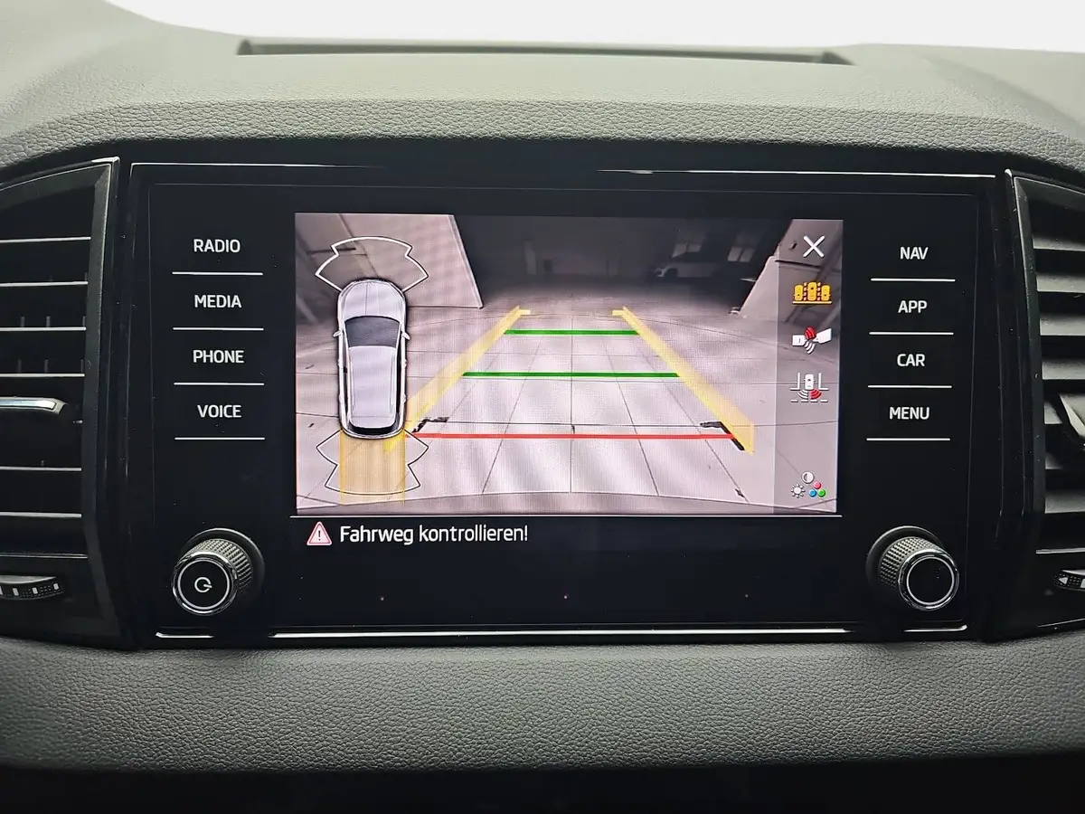 SKODA KAROQ 2.0 TSI DSG SPORTLINE 4X4 MATRIX ACC AHK