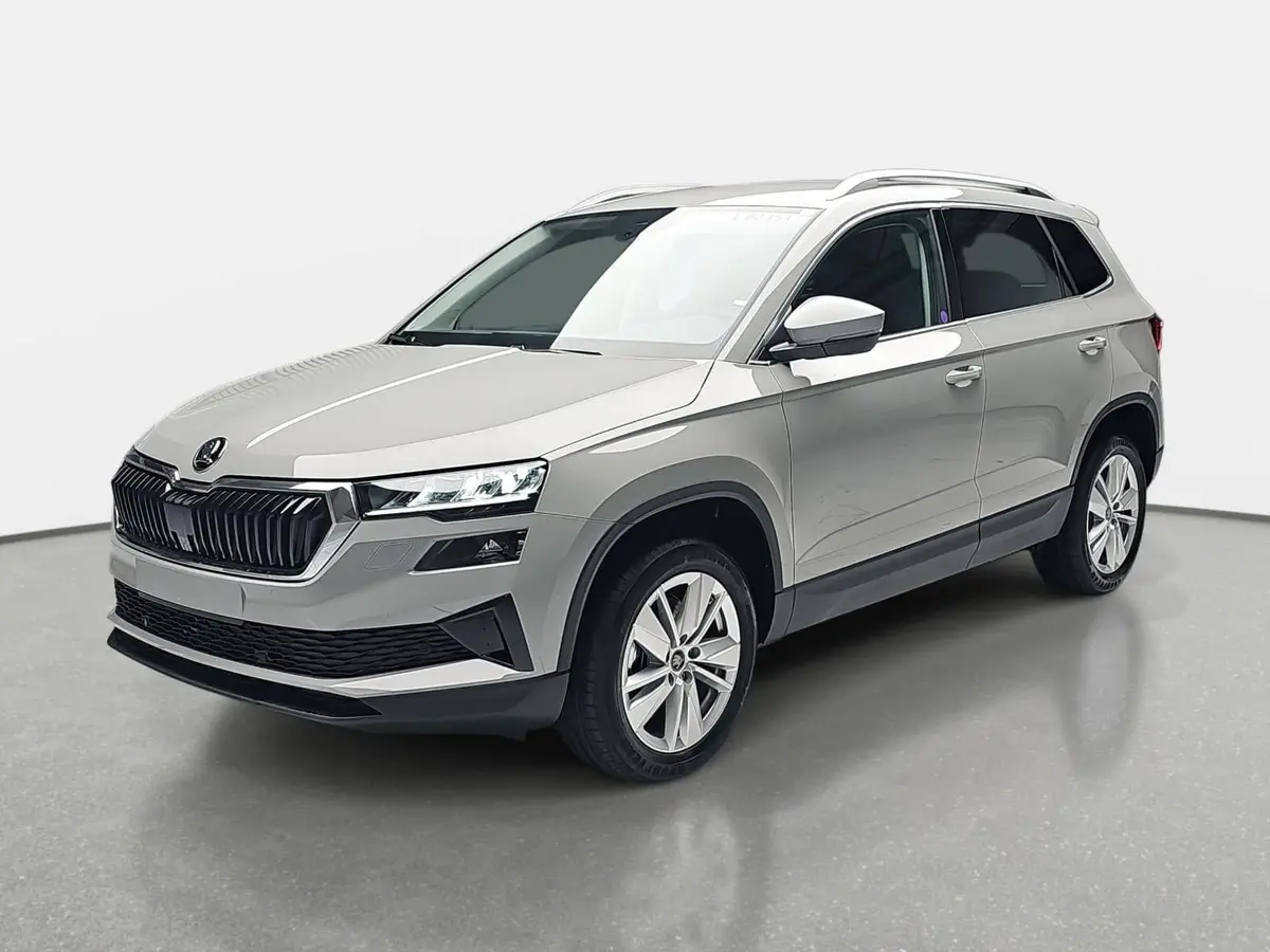 SKODA KAROQ 1.5 TSI DSG SELECTION LED ACC AHK