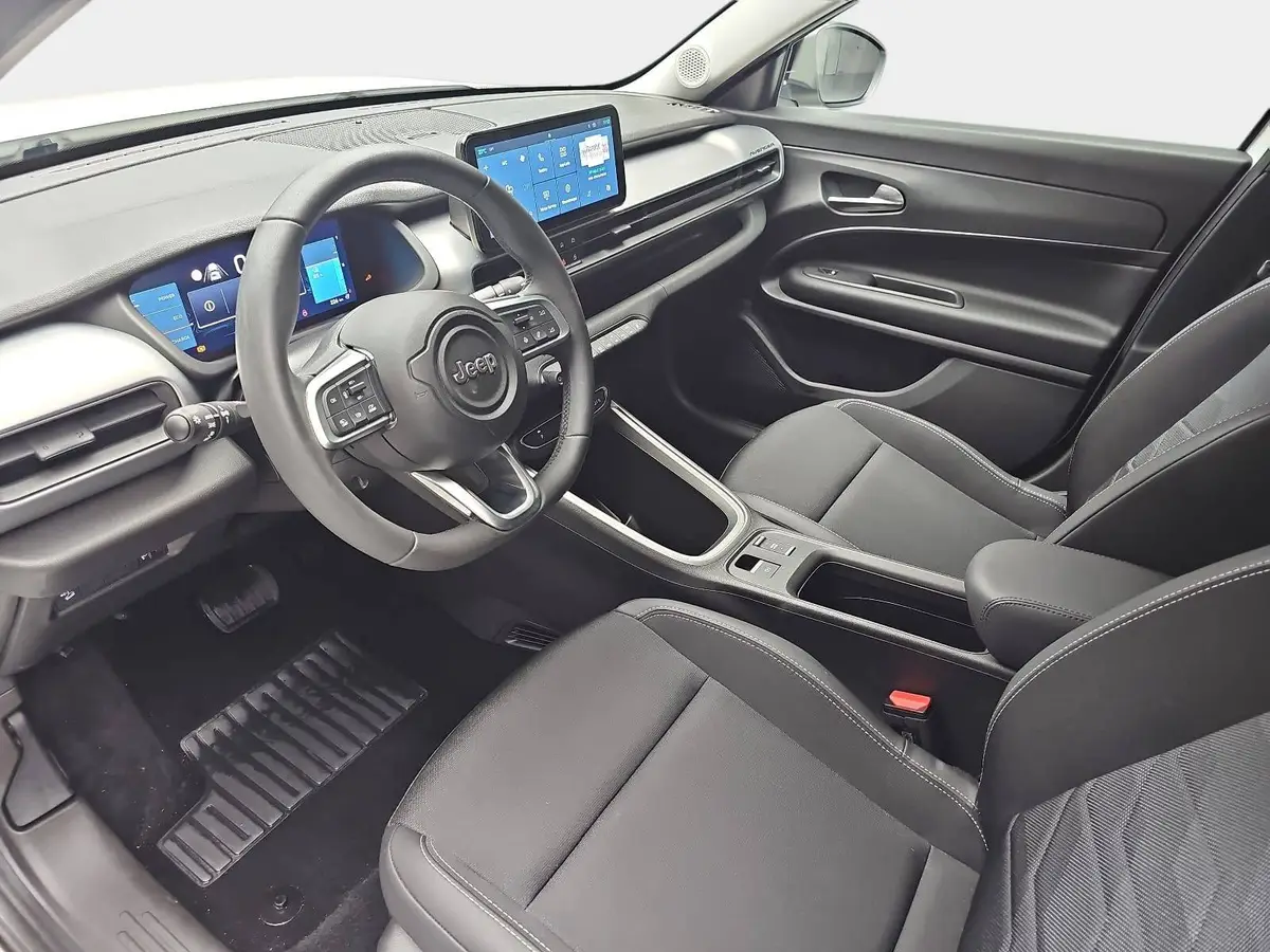 JEEP AVENGER AUTO. 51KWH ALTITUDE LED PDC KAMERA