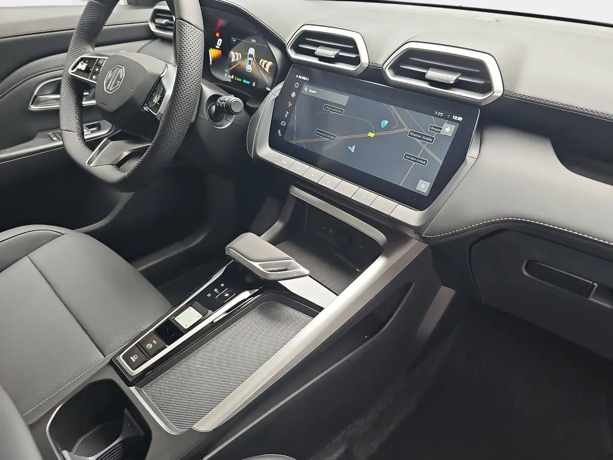 MG ZS 1.5 HYBRID+ MY25.5 LUXURY NAVI LM18 KEYLESS-ENTRY 360-GRAD-KAMERA