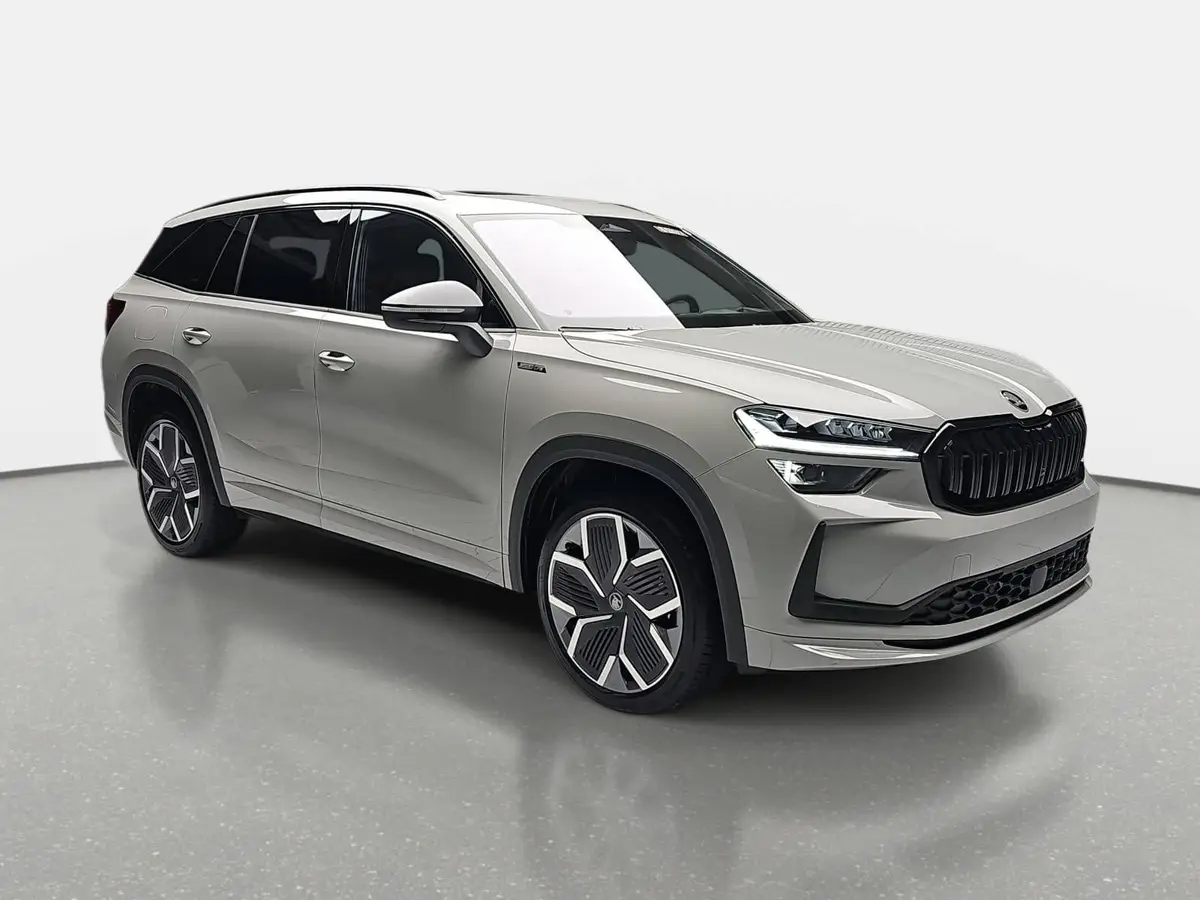 SKODA KODIAQ 2.0 TDI DSG SPORTLINE 4X4 NAVI LED ACC HUD 7-SITZE