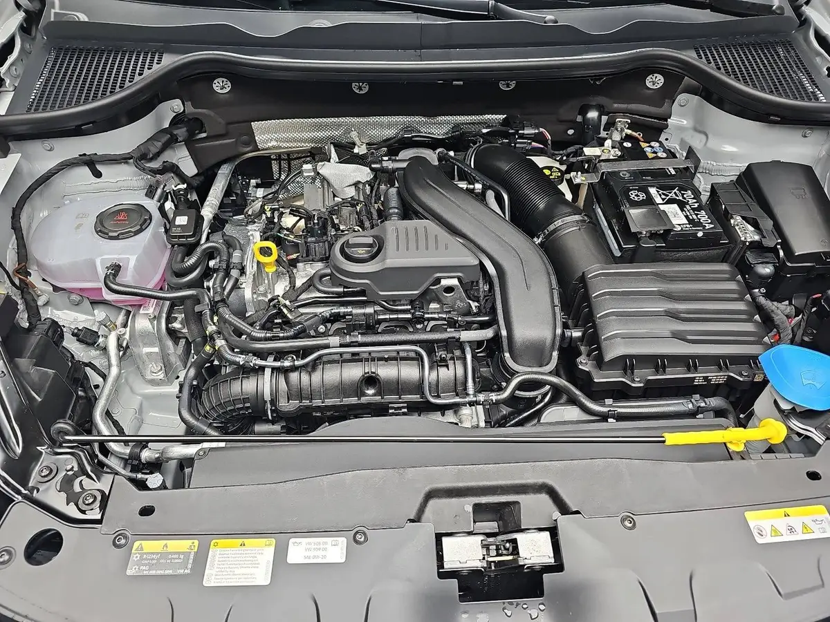 SKODA KAROQ 1.5 TSI DSG SPORTLINE NAVI LED-MATRIX PANO CANTON