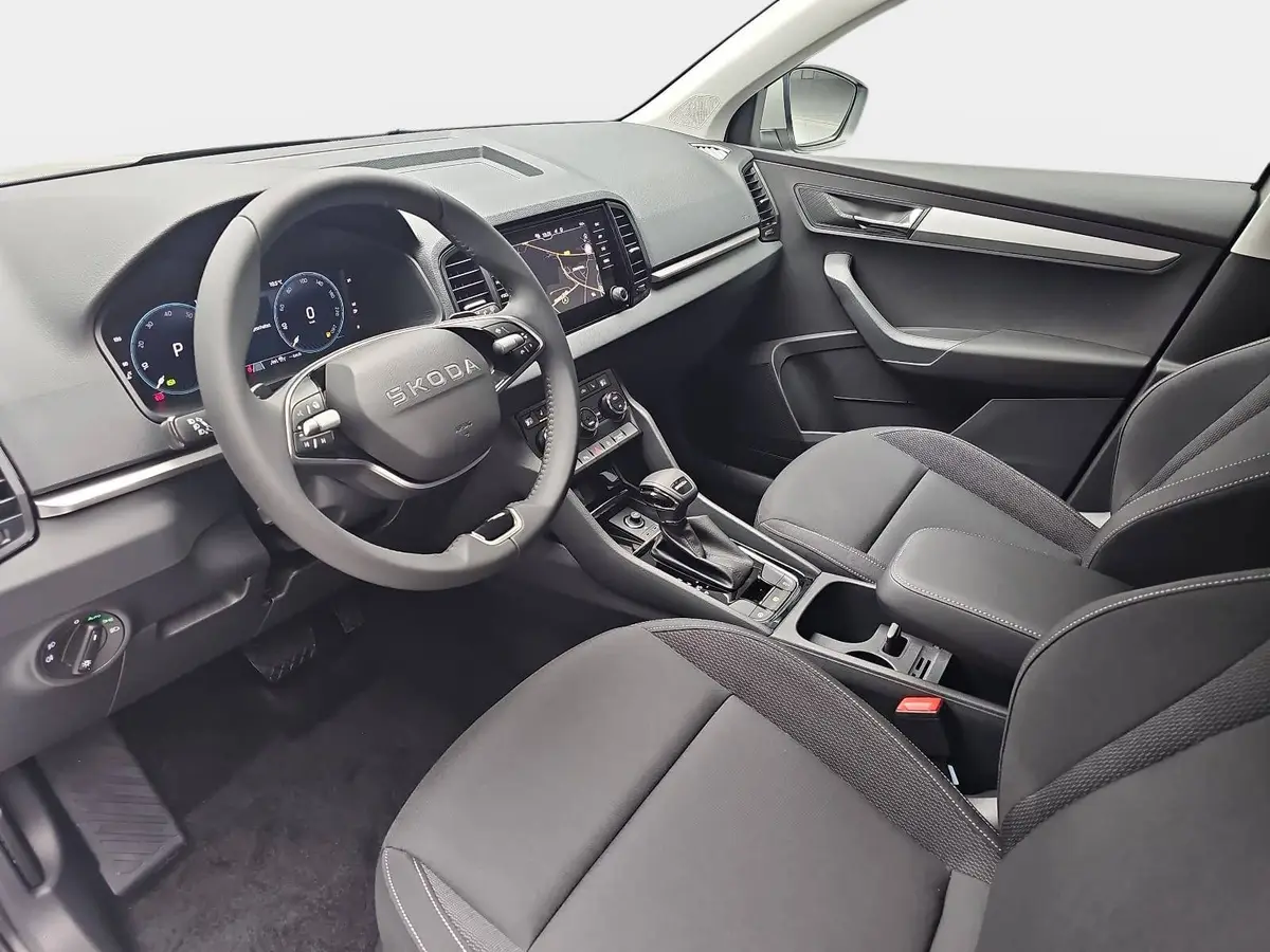 SKODA KAROQ 1.5 TSI DSG SELECTION LED ACC AHK