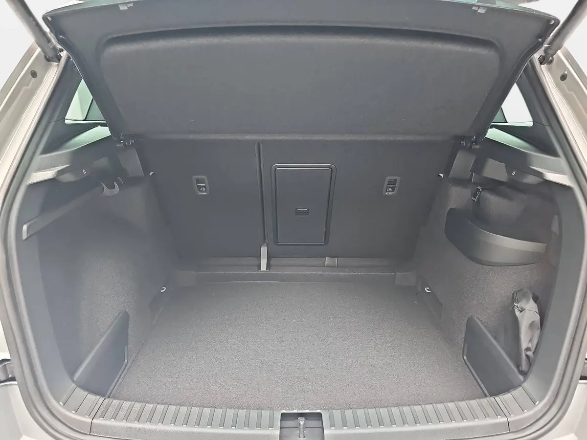 SKODA KAROQ 2.0 TSI DSG SPORTLINE 4X4 AHK PANO
