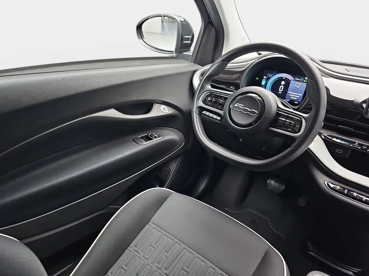 FIAT 500 ELEKTRO 23.8 KWH ACTION ALLWETTERREIFEN