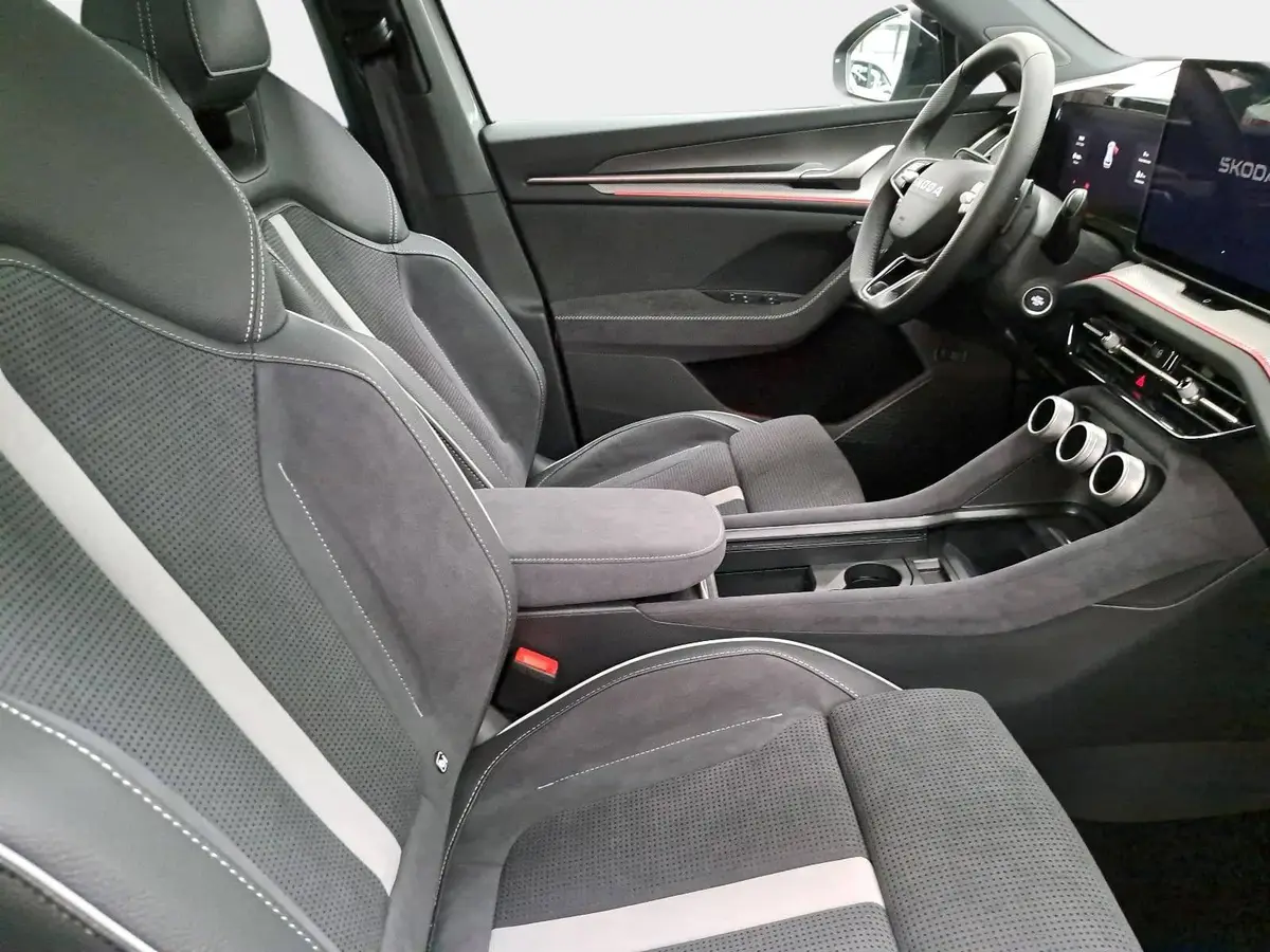 SKODA KODIAQ 2.0 TSI DSG SPORTLINE 4X4 PANO LED AHK