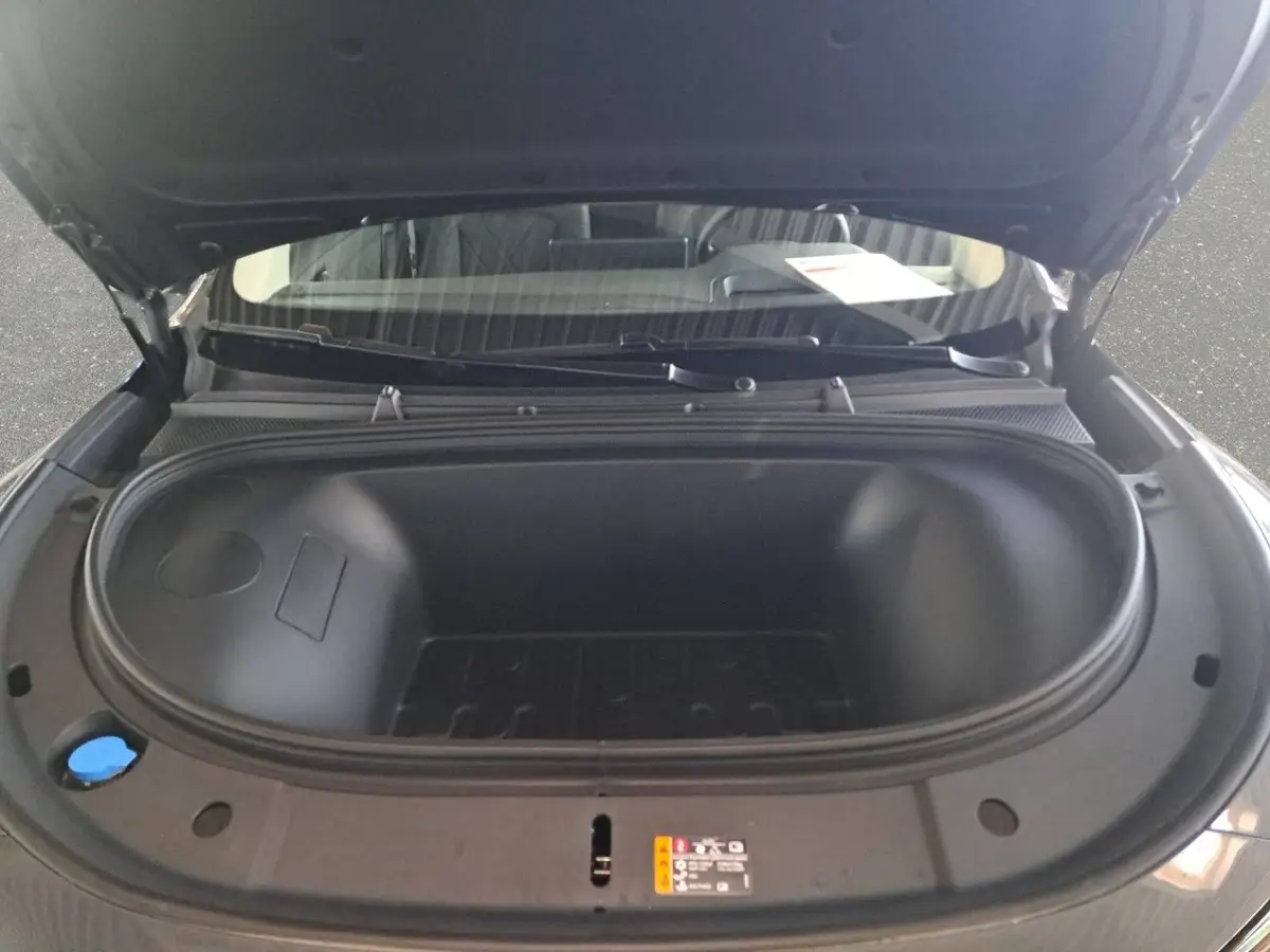 MG ANDERE EV FÖRDERFÄHIG 77 KWH LUXURY AWD PANORAMA LEDER 20-ZOLL