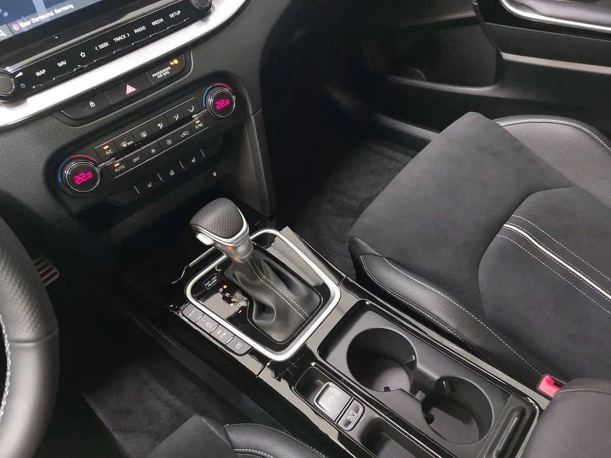 KIA CEED 1.5 T-GDI DCT7 GT LINE TECHNOLOGIE LEDER PERFORMANCE