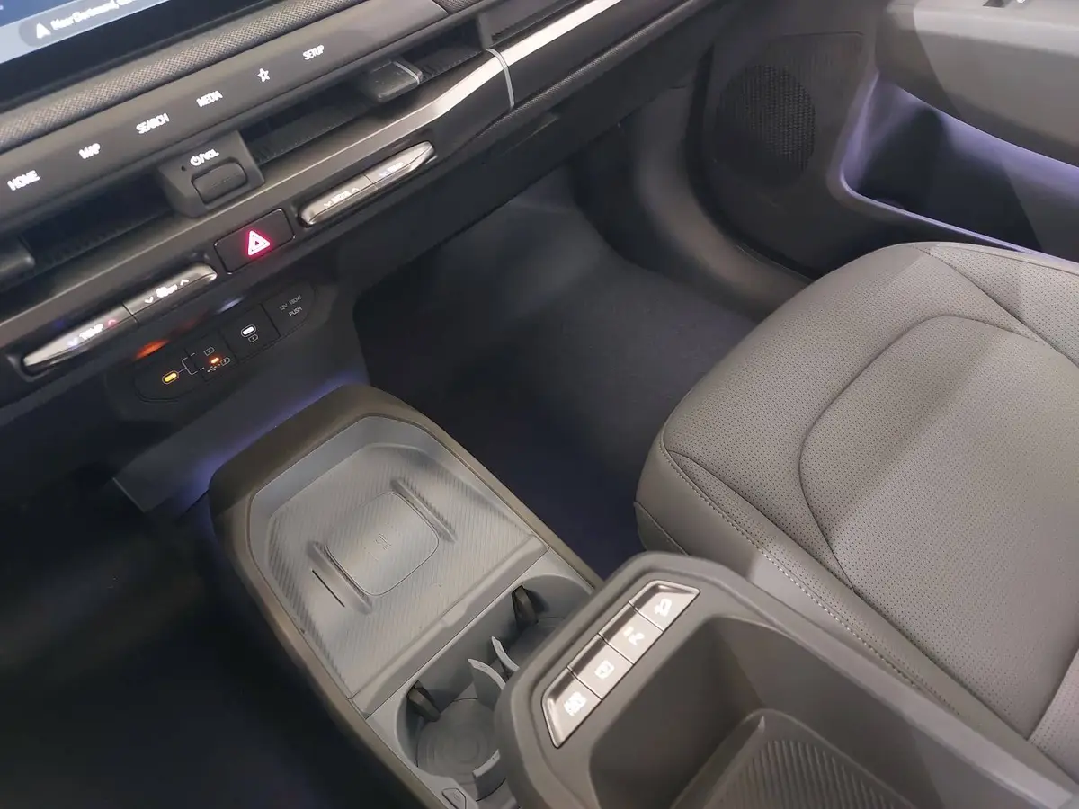 KIA EV3 58.3 KWH EARTH MJ26 WINTER-CONNECT BUSINESS UPGRADE DRIVEWISE-PARK