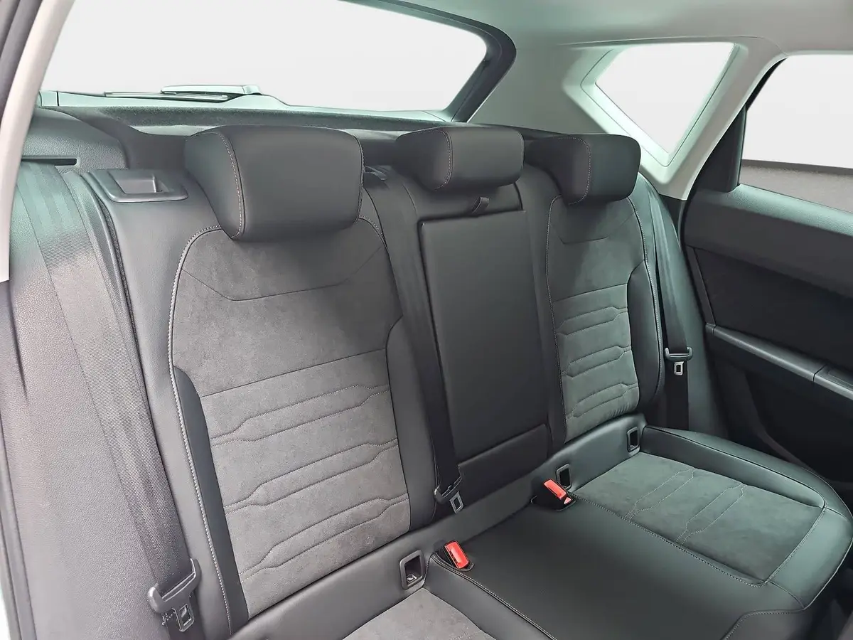 CUPRA ATECA 1.5 TSI DSG NAVI LED ACC PANO EL.HECKKLAPPE WINTER