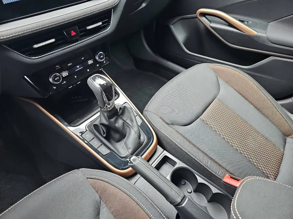 SKODA FABIA 1.0 TSI DSG 130 JAHRE PREMIUM LED KAMERA LM16