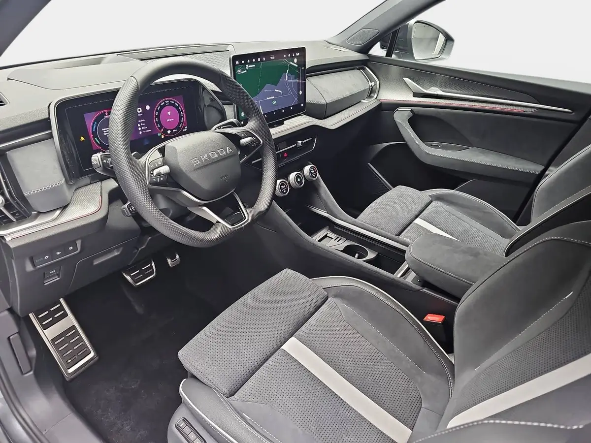 SKODA KODIAQ 1.5 TSI DSG IV PHEV SPORTLINE AHK PANO LM