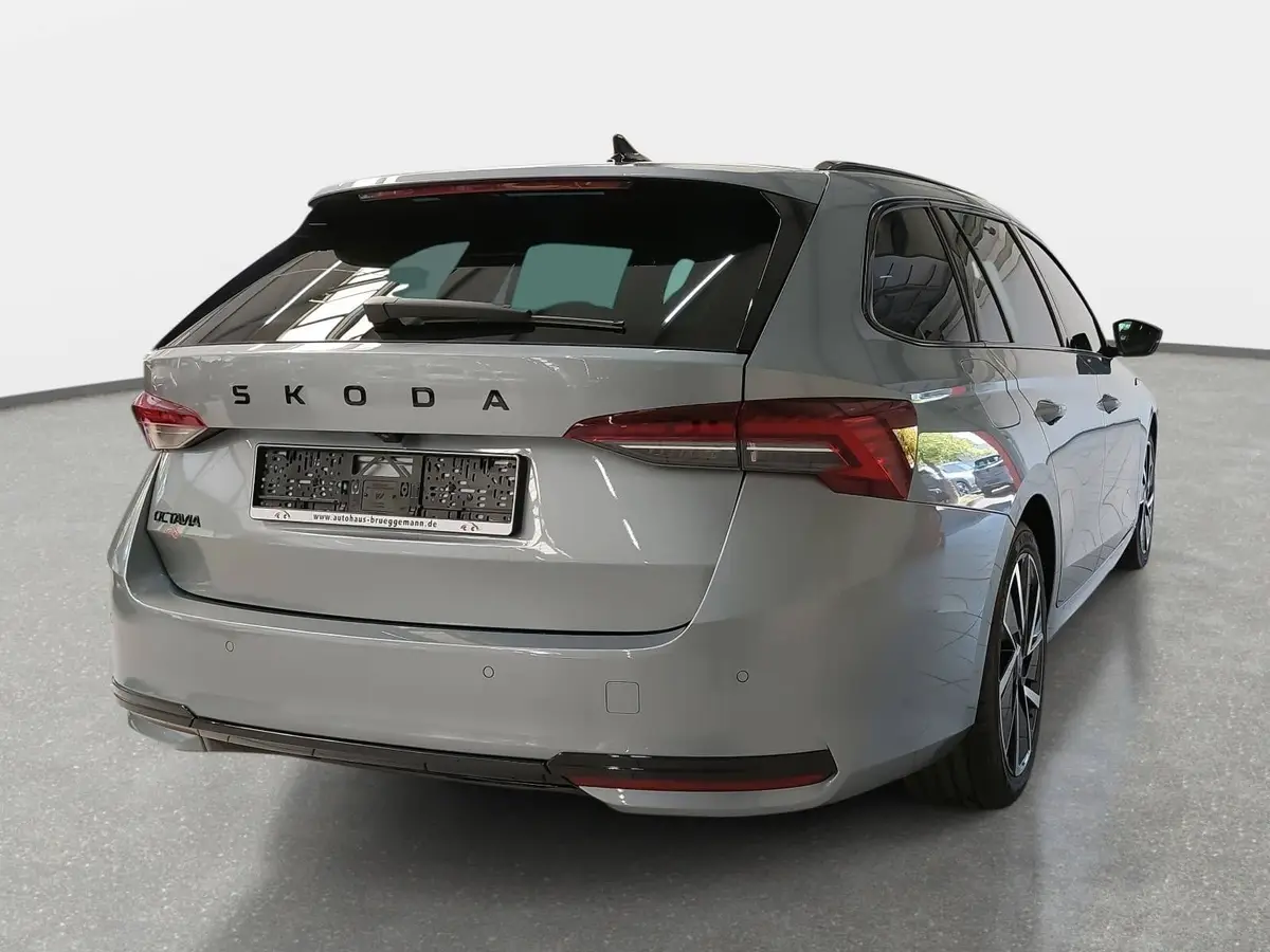 SKODA OCTAVIA COMBI 2.0 TDI DSG SPORTLINE NAVI LED