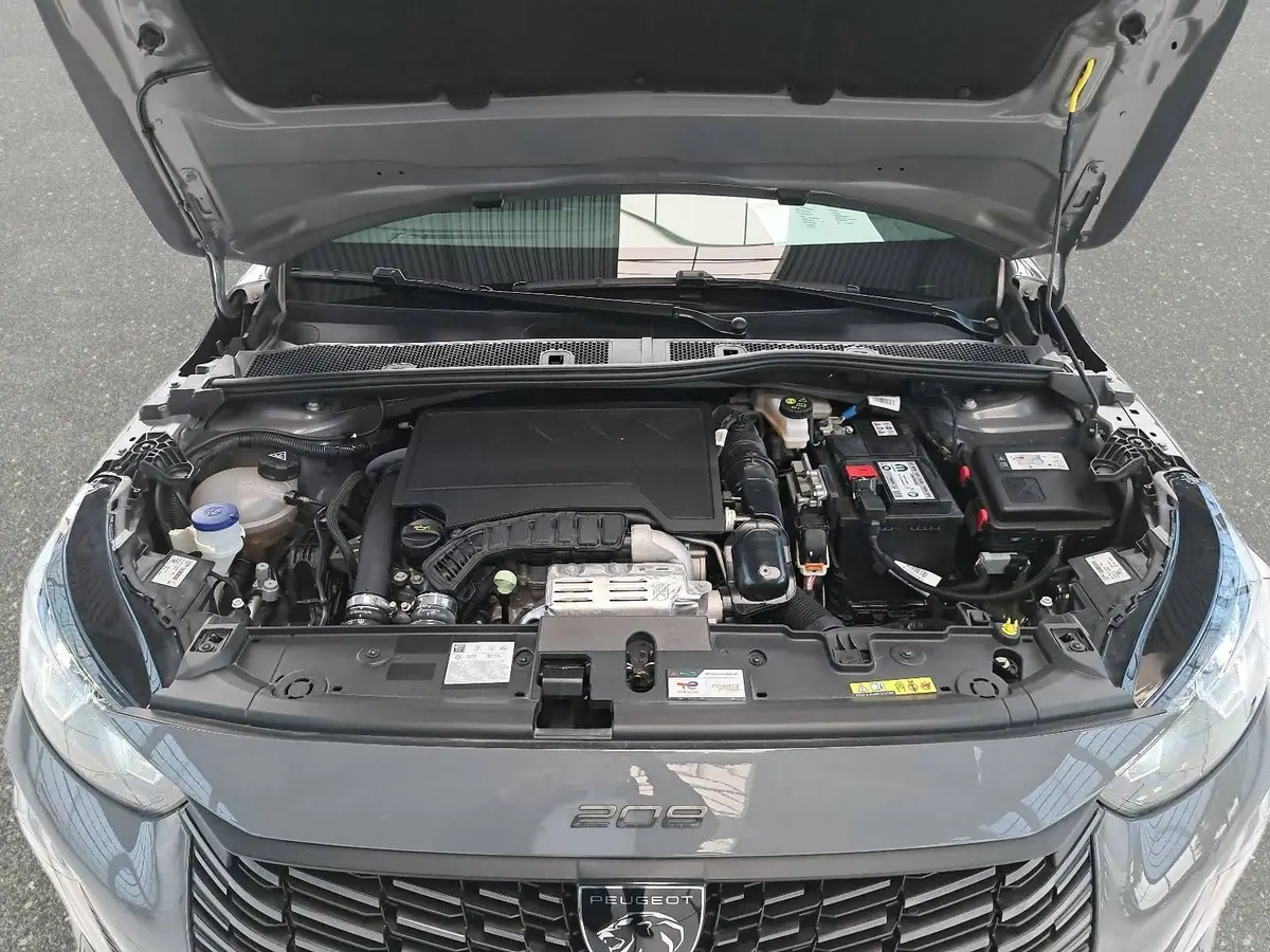 PEUGEOT 208 1.2 PURETECH 100 ALLURE LED DAB LM