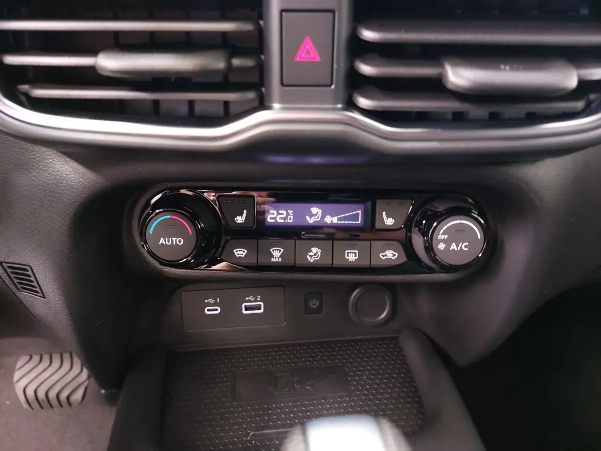 NISSAN JUKE 1.0 DIG-T 5T AUTO. N-CONNECTA NAVI WINTER FRONTSCHEIBENHEIZUNG