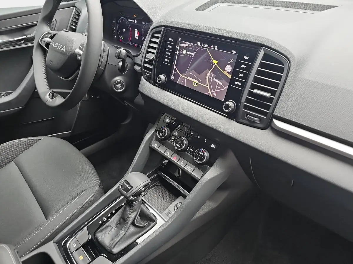 SKODA KAROQ 1.5 TSI DSG SELECTION NAVI LED ACC WINTER KAMERA A