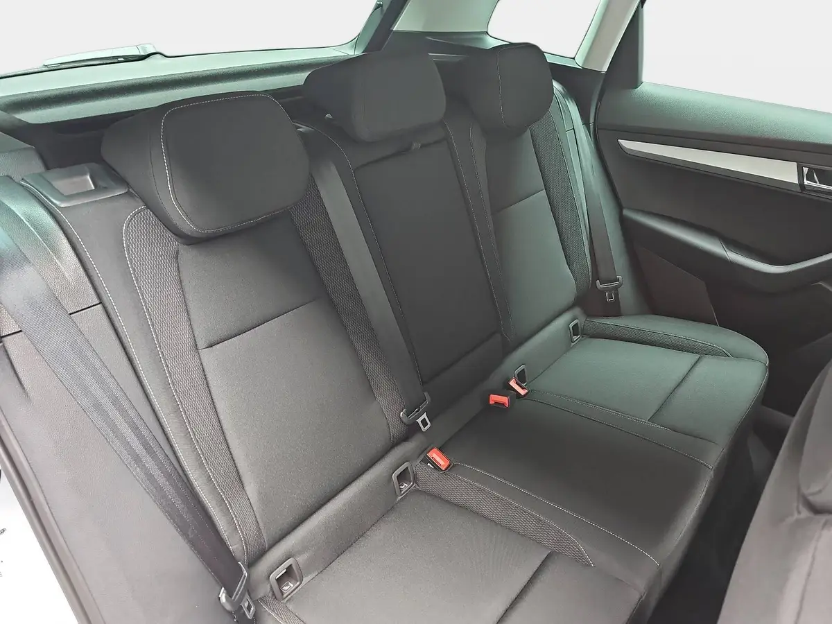 SKODA KAROQ 1.5 TSI DSG 130 JAHRE LED KLIMAAUTO EL.HECKKL. WIN